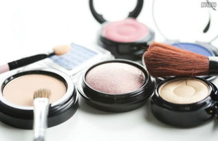 英倫風(fēng)潮 從經(jīng)典護(hù)膚到創(chuàng)新彩妝，英國(guó)美妝與衛(wèi)生用品全解析